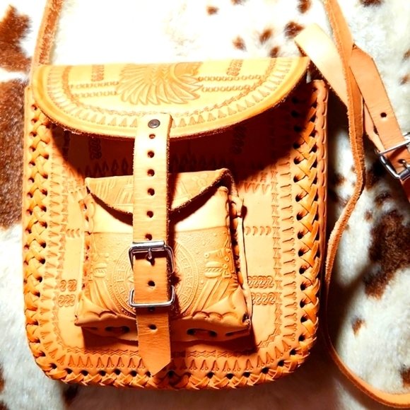 Leather-tooled and hand stitched Western crossbody purse. Artisan. Lg - Picture 1 of 10